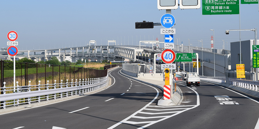 車でお越しの方